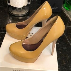 Steve Madden Caryssa Blush Patent Pumps